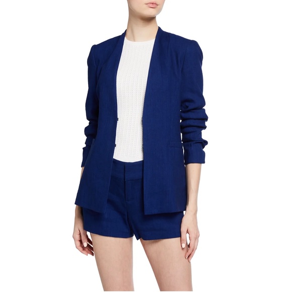 NWT $590 Alice + Olivia ~2-PIECE~ Blazer and Short Suit Set in Size 8! - Picture 3 of 8